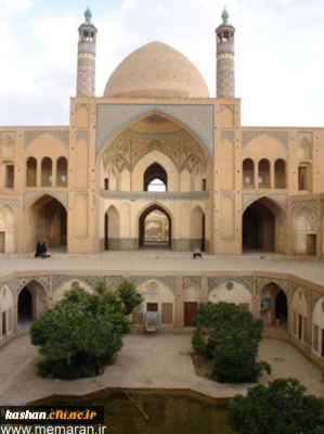 شرکت در نماز جماعت و بازدید از مسجد و مدرسه آقابزرگ با حضور استاد سیاهکاری