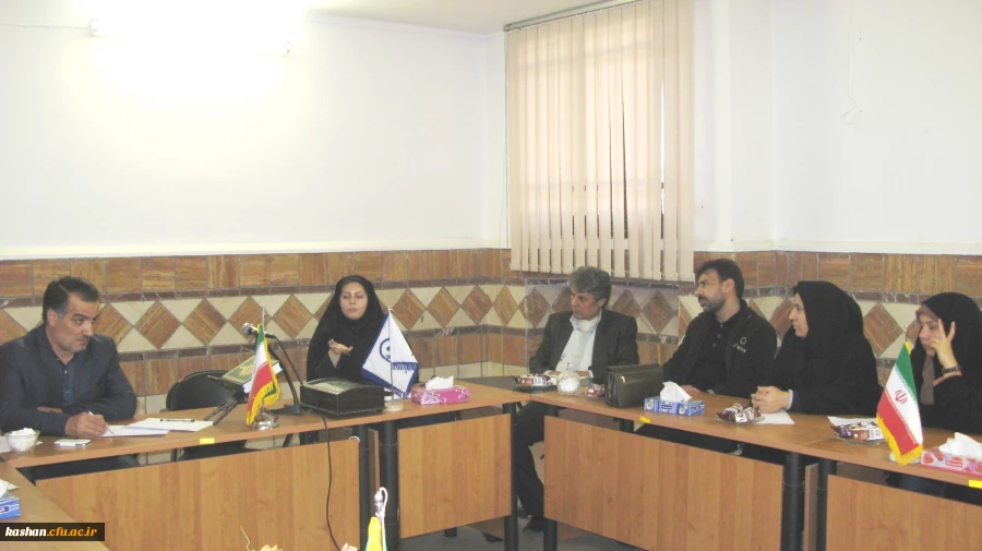 نشست کاربران سامانه آموزش استان اصفهان - مرکز آموزش عالی امام خمینی(ره)کاشان