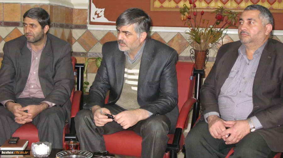 نشست معاون سیاسی، اجتماعی فرمانداری و معاون پرورشی اداره با مسئولین مرکز