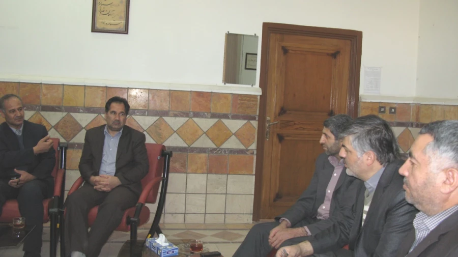 نشست معاون سیاسی، اجتماعی فرمانداری و معاون پرورشی اداره با مسئولین مرکز