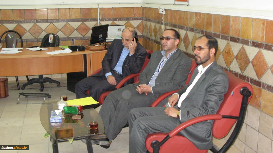 بازدید هیات امنای استانی از مرکز کاشان 3