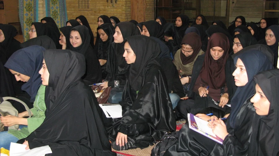 بازدید هیات امنای استانی از مرکز کاشان 5