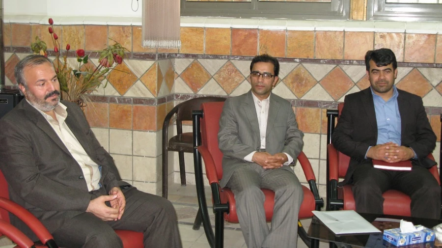 بازدید هیات امنای استانی از مرکز کاشان 7