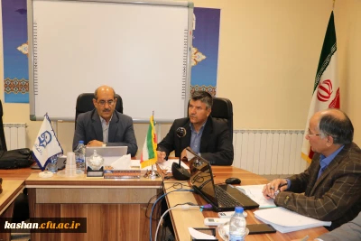 با حضور دکتر تاجیک اسمعیلی قائم مقام دانشگاه فرهنگیان برگزار شد

نشست و هم اندیشی منطقه 7 کشوری درمدیریت امور پردیس های استان اصفهان