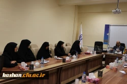 با حضور دکتر تاجیک اسمعیلی قائم مقام دانشگاه فرهنگیان برگزار شد

نشست و هم اندیشی منطقه 7 کشوری درمدیریت امور پردیس های استان اصفهان