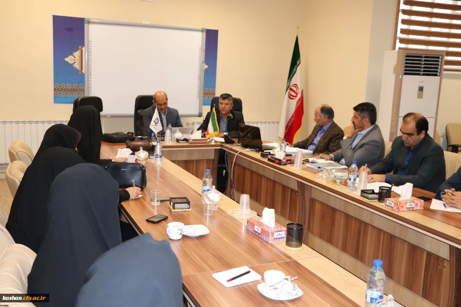 با حضور دکتر تاجیک اسمعیلی قائم مقام دانشگاه فرهنگیان برگزار شد

نشست و هم اندیشی منطقه 7 کشوری درمدیریت امور پردیس های استان اصفهان