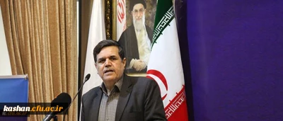 سرپرست دانشگاه فرهنگیان عنوان کرد:
به معلم بودنم افتخار می کنم و هرچه دارم از معلمی است