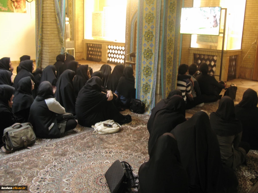 بررسی و تحلیل جامعه مدرن و سنتی همراه با:
نمایش و بررسی  فیلم« آن سوی پرچین»