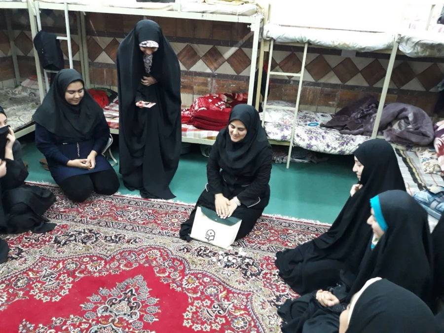 نشست صمیمانه 4