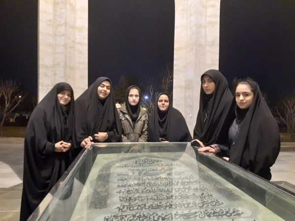 تجدید بیعت دانشجومعلمان مرکز امام خمینی (ره) کاشان با شهدای گرانقدر انقلاب اسلامی 2