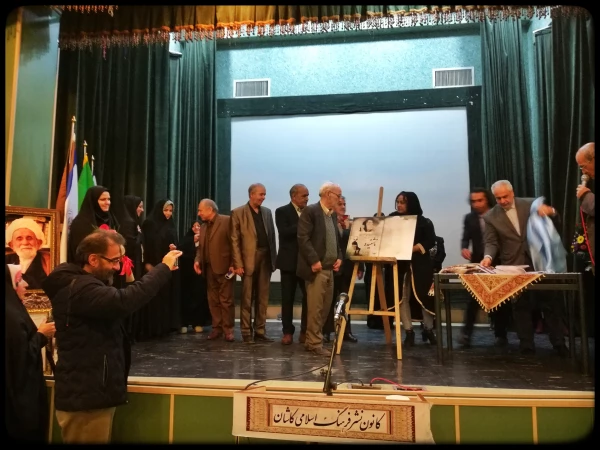 دانشجومعلمان در برنامه شب شعر  فرهنگسرای مهر کاشان شرکت نمودند 7