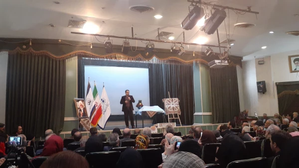 دانشجومعلمان در برنامه شب شعر  فرهنگسرای مهر کاشان شرکت نمودند 8