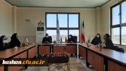 نشست صمیمی اعضای بسیج دانشجویی با سرپرستان سرا ومسئولین مرکز امام خمینی (ره) کاشان وگفتگو با معاونت محترم هماهنگی مرکز به عنوان جانباز وبرادر شهید 2