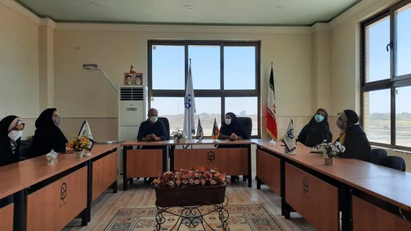 نشست صمیمی اعضای بسیج دانشجویی با سرپرستان سرا ومسئولین مرکز امام خمینی (ره) کاشان وگفتگو با معاونت محترم هماهنگی مرکز به عنوان جانباز وبرادر شهید 2