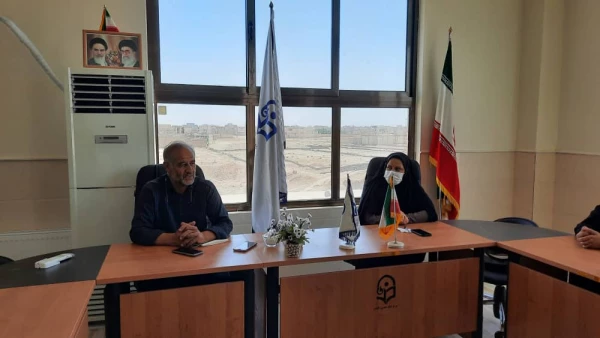 نشست صمیمی اعضای بسیج دانشجویی با سرپرستان سرا ومسئولین مرکز امام خمینی (ره) کاشان وگفتگو با معاونت محترم هماهنگی مرکز به عنوان جانباز وبرادر شهید 2