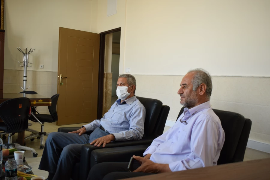 تلاش می کنیم با مشارکت بنیاد خیرین، فضای مناسبی برای سرای دانشجویی دانشگاه فرهنگیان کاشان مهیا شود. 3