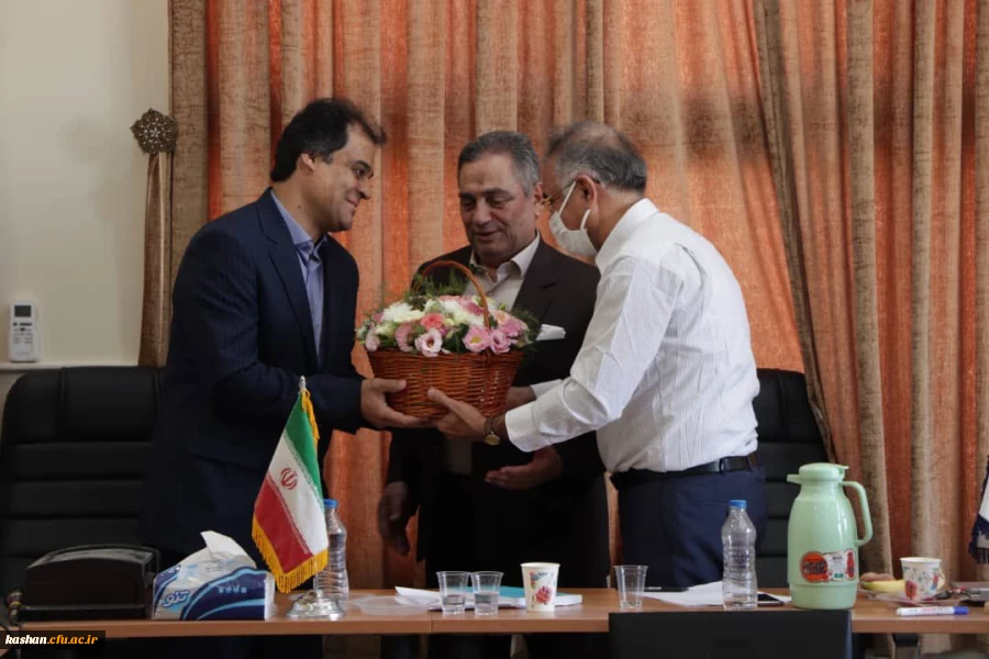 ضیافت در تمنای یادگیری  2