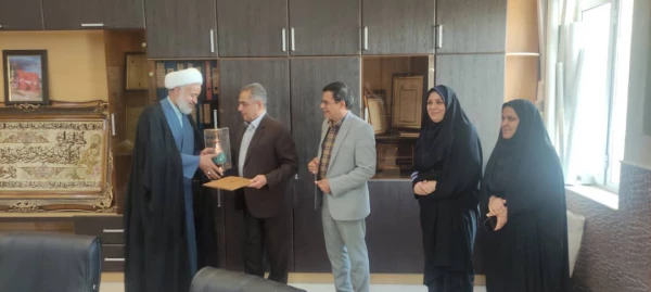 بازدید مدیریت محترم پردیسهای استان اصفهان از مرکز امام خمینی (ره) کاشان  2