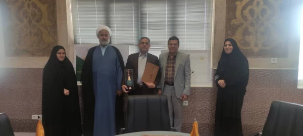 بازدید مدیریت محترم پردیسهای استان اصفهان از مرکز امام خمینی (ره) کاشان  2