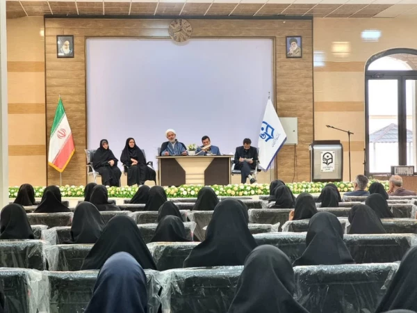 جلسه پرسش و پاسخ با دانشجویان مرکز امام خمینی (ره) کاشان  2