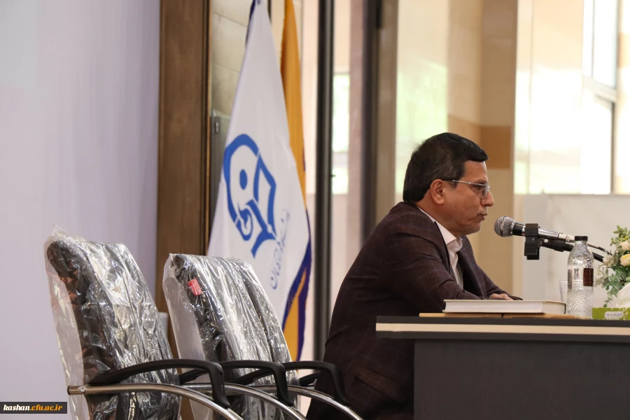 تقدیر از اساتید نمونه استان، اعضای هیات علمی و عوامل حوزه آموزش در مرکز کاشان انجام شد 8