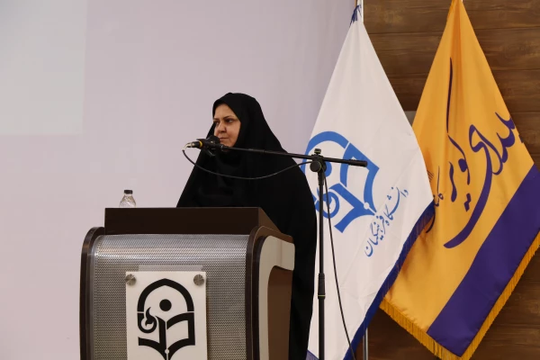 تقدیر از اساتید نمونه استان، اعضای هیات علمی و عوامل حوزه آموزش در مرکز کاشان انجام شد 9