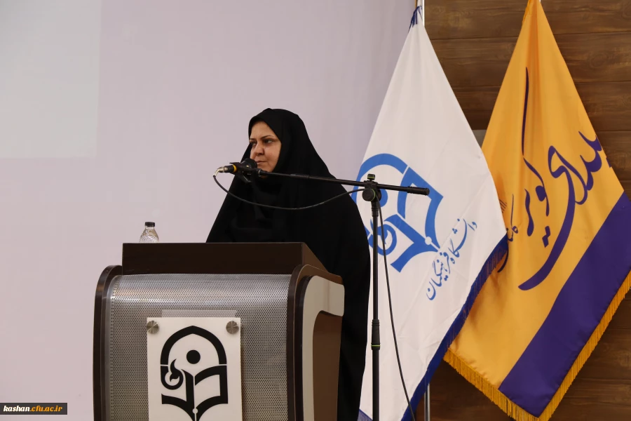 تقدیر از اساتید نمونه استان، اعضای هیات علمی و عوامل حوزه آموزش در مرکز کاشان انجام شد 9