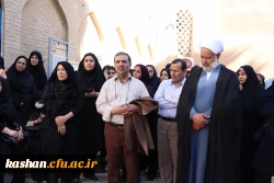 گزارش تصویری از اردوی یک روزه (بازدید از باغ تاریخی فین کاشان و آیین گلابگیری قمصر) مسئولین و اعضای هیات علمی استان به میزبانی مرکز کاشان 2