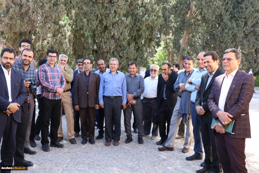 گزارش مصور از اردوی یک روزه مسئولین و اعضای هیات علمی دانشگاه فرهنگیان استان اصفهان به میزبانی مرکز کاشان؛  4
