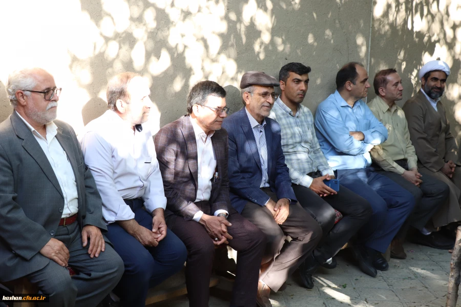 گزارش مصور از اردوی یک روزه مسئولین و اعضای هیات علمی دانشگاه فرهنگیان استان اصفهان به میزبانی مرکز کاشان؛  6