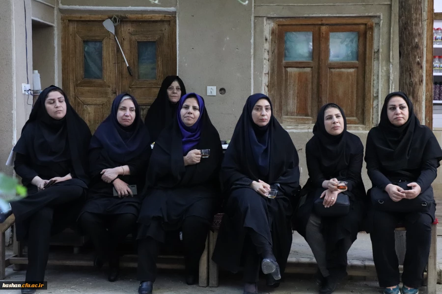 گزارش مصور از اردوی یک روزه مسئولین و اعضای هیات علمی دانشگاه فرهنگیان استان اصفهان به میزبانی مرکز کاشان؛  7