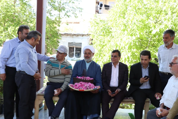 گزارش مصور از اردوی یک روزه مسئولین و اعضای هیات علمی دانشگاه فرهنگیان استان اصفهان به میزبانی مرکز کاشان؛  8