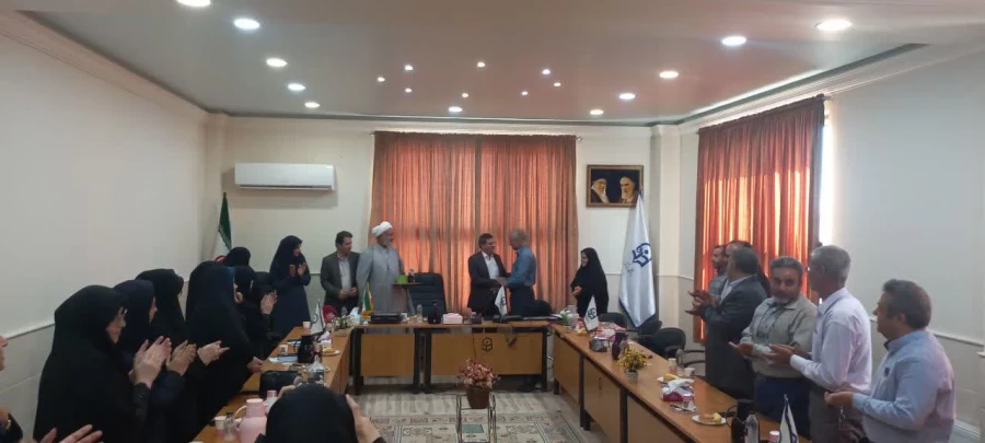 آیین تکریم بازنشستگی معاونت محترم هماهنگی مرکز امام خمینی (ره) کاشان 2