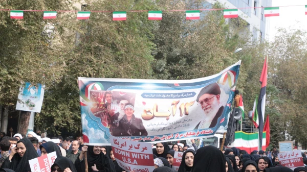 شرکت در راهپیمایی 13 آبان 3