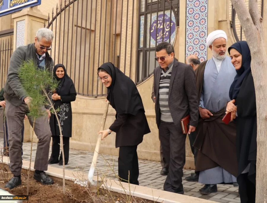 کاشت نهال به مناسبت روز درختکاری 2