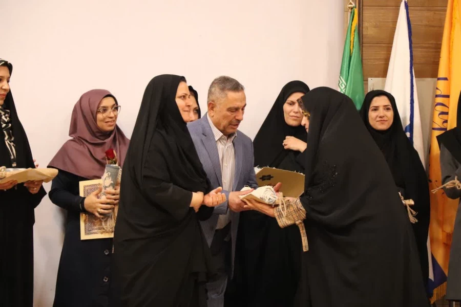 تجلیل از استاد جواد ناصح ، استاد نمونه دانشگاه فرهنگیان استان اصفهان 4