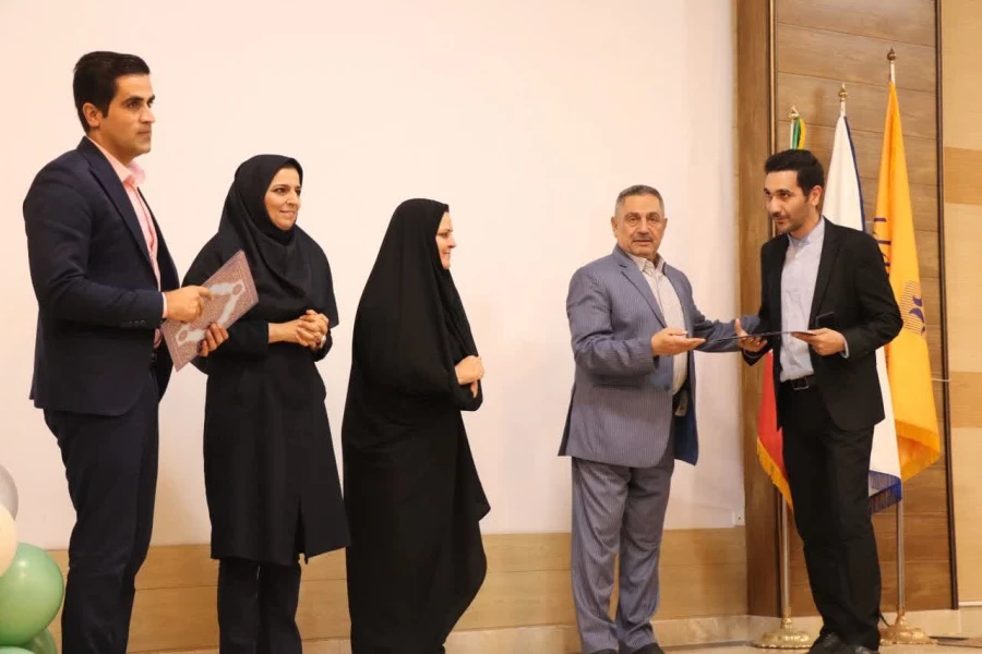 تجلیل از استاد جواد ناصح ، استاد نمونه دانشگاه فرهنگیان استان اصفهان 8