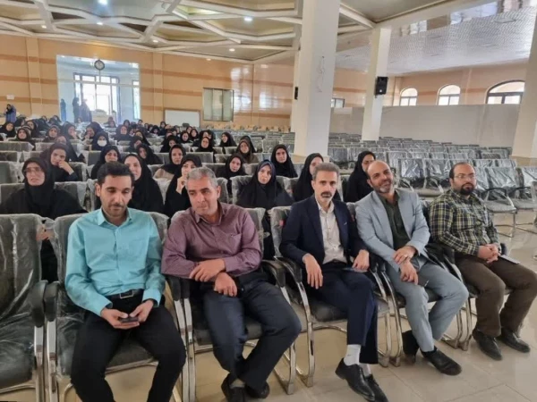 اولین نشست تخصصی اساتید راهنما، مدیران ،دبیران و معلمان مدارس وابسته کارورزی 3