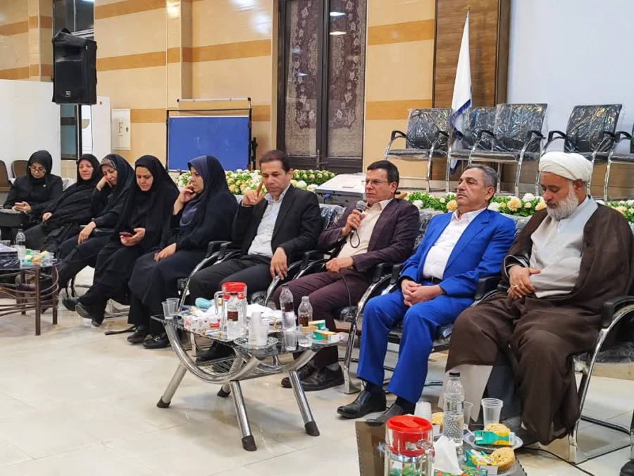 جلسهٔ هم اندیشی اساتید مرکز امام خمینی(ره کاشان) با مسئولین استانی و مرکز 2