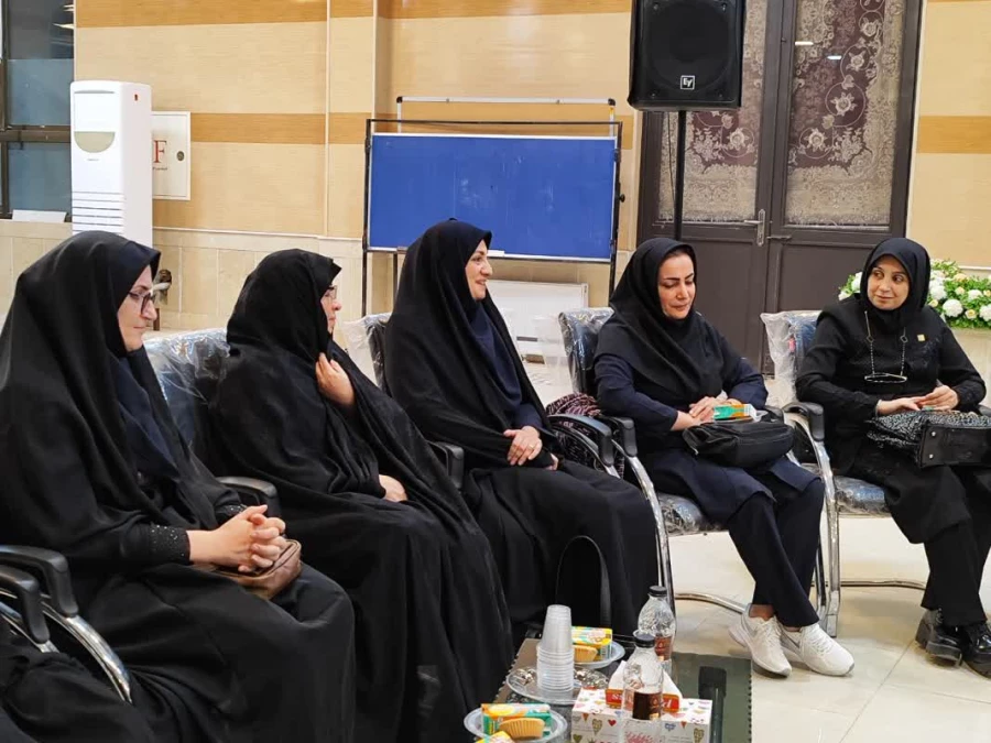 جلسهٔ هم اندیشی اساتید مرکز امام خمینی(ره کاشان) با مسئولین استانی و مرکز 2