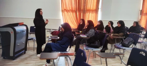 بازدید کارشناس مسئول آموزش و مدیران گروه درسی استان از روند تشکیل کلاس های مرکز کاشان  4