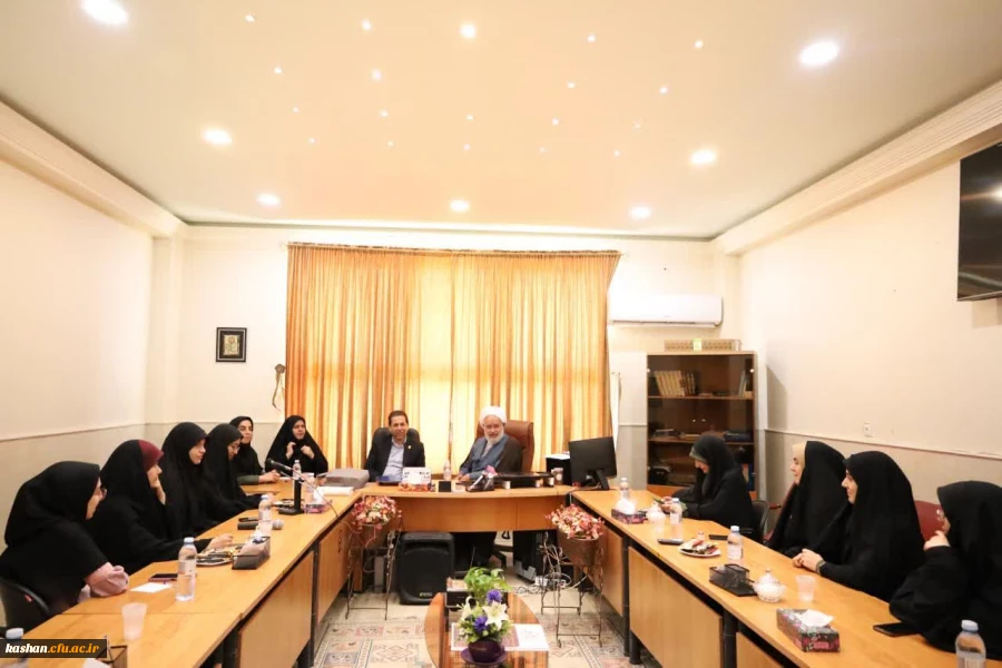 تکریم و معارفه دبیر هیئت دانشجویی مرکز امام خمینی ره کاشان 2