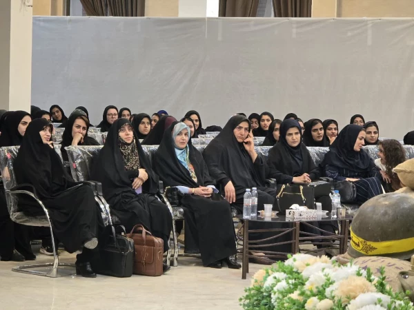 گزارش تصویری جشن  روز معلم و دهه کرامت در دانشگاه امام خمینی (ره) کاشان 4