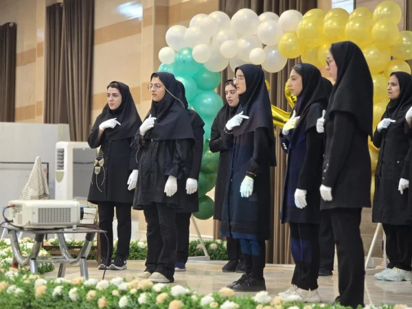 گزارش تصویری جشن  روز معلم و دهه کرامت در دانشگاه امام خمینی (ره) کاشان 8