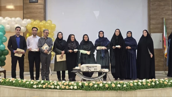 گزارش تصویری جشن  روز معلم و دهه کرامت در دانشگاه امام خمینی (ره) کاشان 10