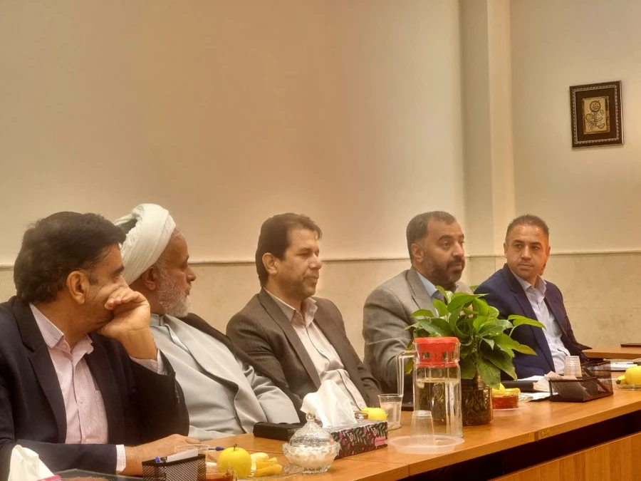 بازدیدمسئولین امور حقوقی و امور رفاهی دانشگاه فرهنگیان سازمان مرکزی ، مدیریت امور پردیس های دانشگاه فرهنگیان اصفهان و هیات همراه از مرکز امام خمینی کاشان 3