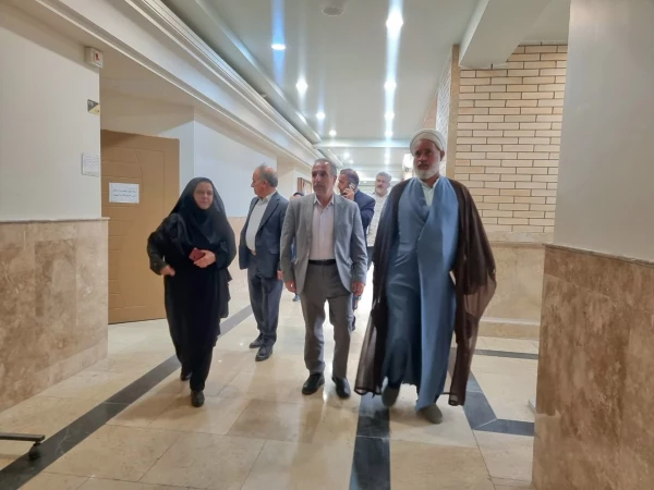 بازدید میدانی جمعی از مسئولین دانشگاه فرهنگیان از مرکز امام خمینی (ره) کاشان 3