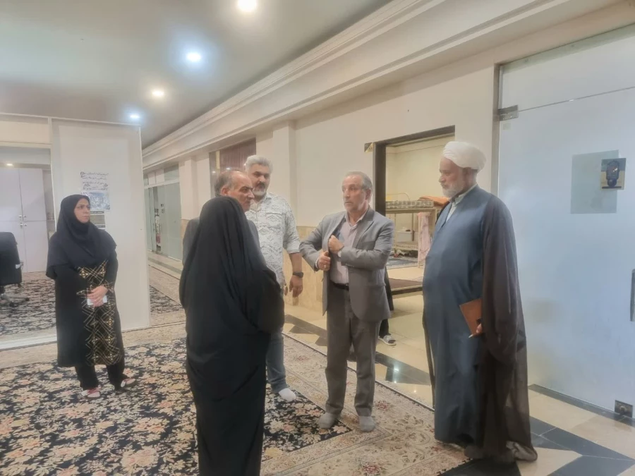 بازدید میدانی جمعی از مسئولین دانشگاه فرهنگیان از مرکز امام خمینی (ره) کاشان 5