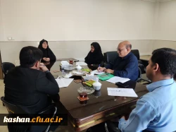 بازدید مسئولین استان از مرکز امام خمینی(ره) کاشان 4