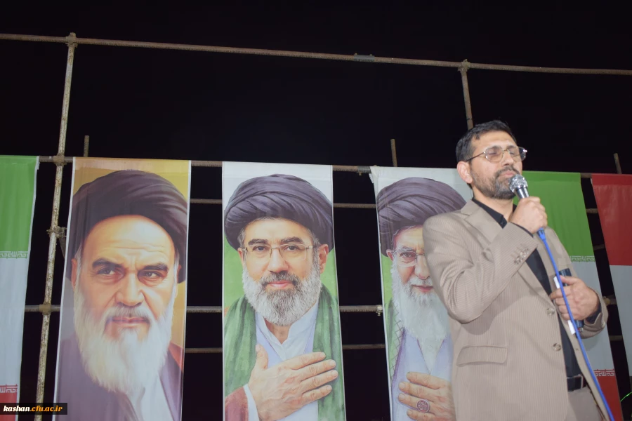 دکتر ابراهیمی در تجمع مردمی میدان شهید خامنه ای کاشان سخنرانی کرد 2